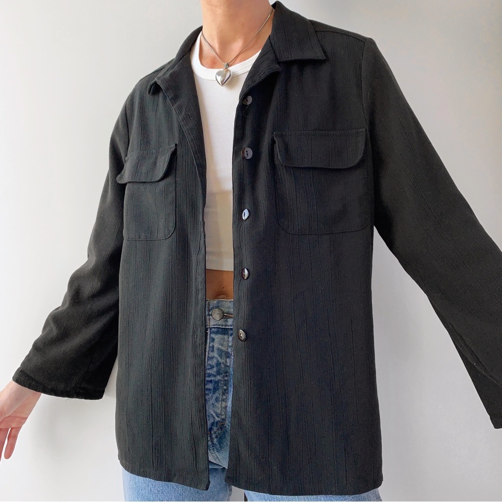 ‼️SOLD‼️ Vintage black crinkle oversized button down shirt / shacket - Picture 1 of 5